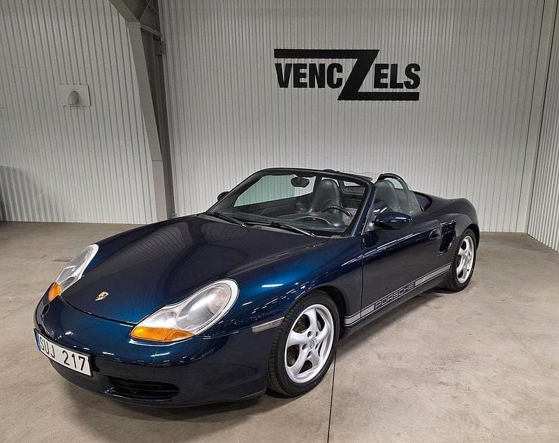 Mörkblå Begagnad 1998 Porsche Boxster Cab | 109 000 kr - Bild 1/4