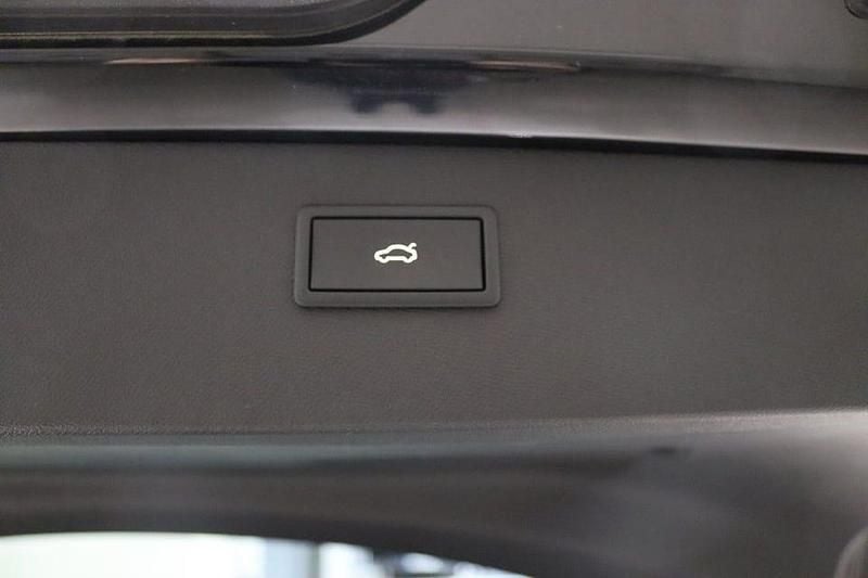 Begagnad Cupra Formentor 150 HK (110 kW) 2023 Midnight black metallic SUV