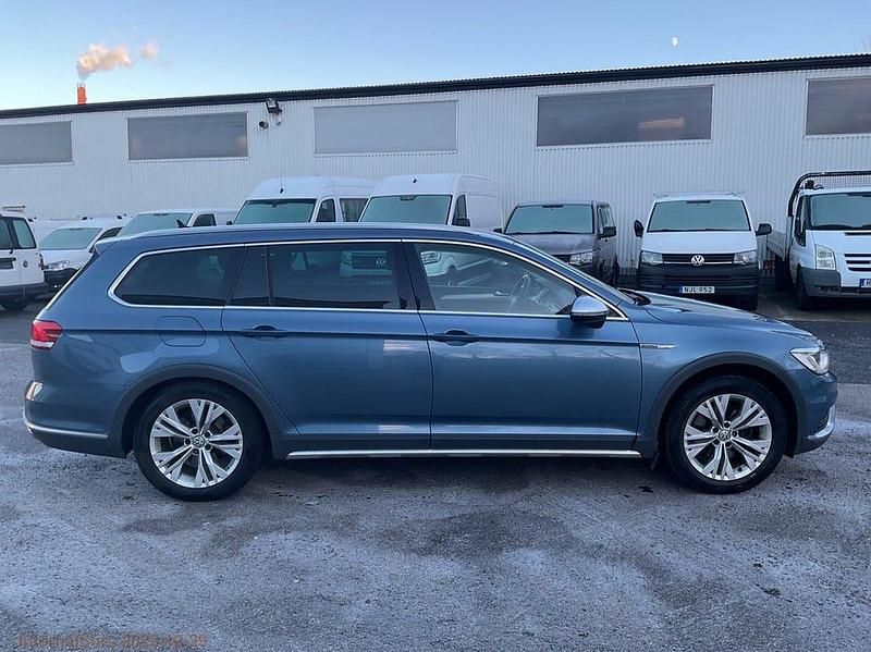 Begagnad VW Passat Alltrack 190 HK (139 kW) 2016 Blå Kombi
