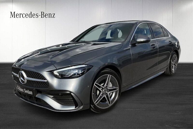 Grå Ny 2024 Mercedes C300e Advanced Plus Sedan | 610 500 kr (Marknadspris) - Bild 1/4