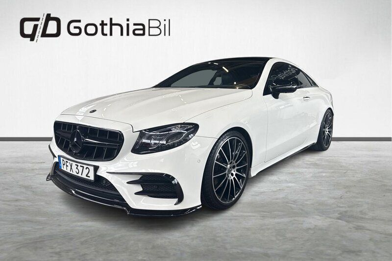 Vit Begagnad 2017 Mercedes E220 AMG line Sportkupé | 314 900 kr (Dyr) - Bild 1/4