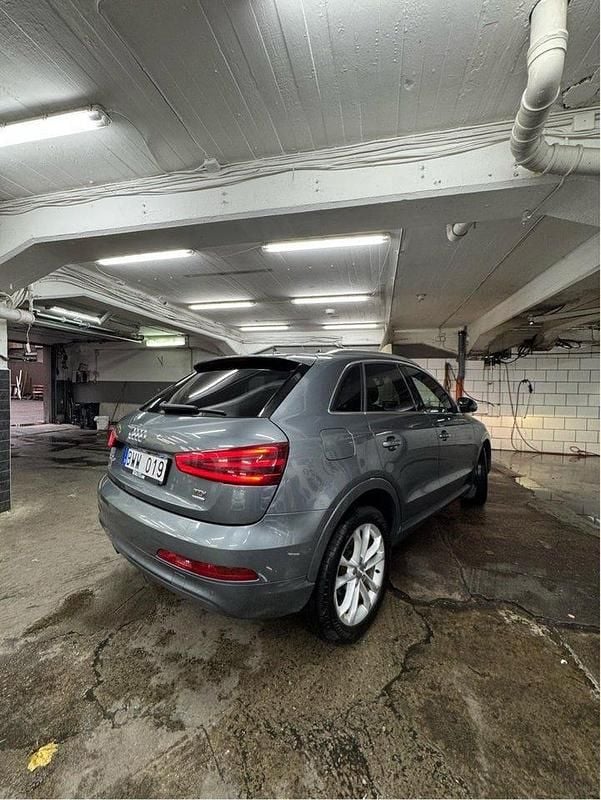 Begagnad Audi Q3 Comfort 177 HK (130 kW) 2012 Gray metallic SUV