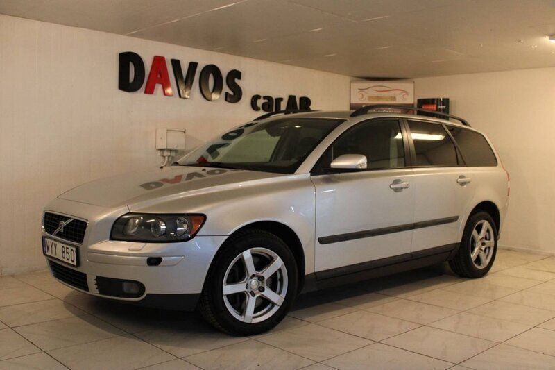 Ljusgrå Begagnad 2005 Volvo V50 Kombi | 55 900 kr (Marknadspris) - Bild 1/4