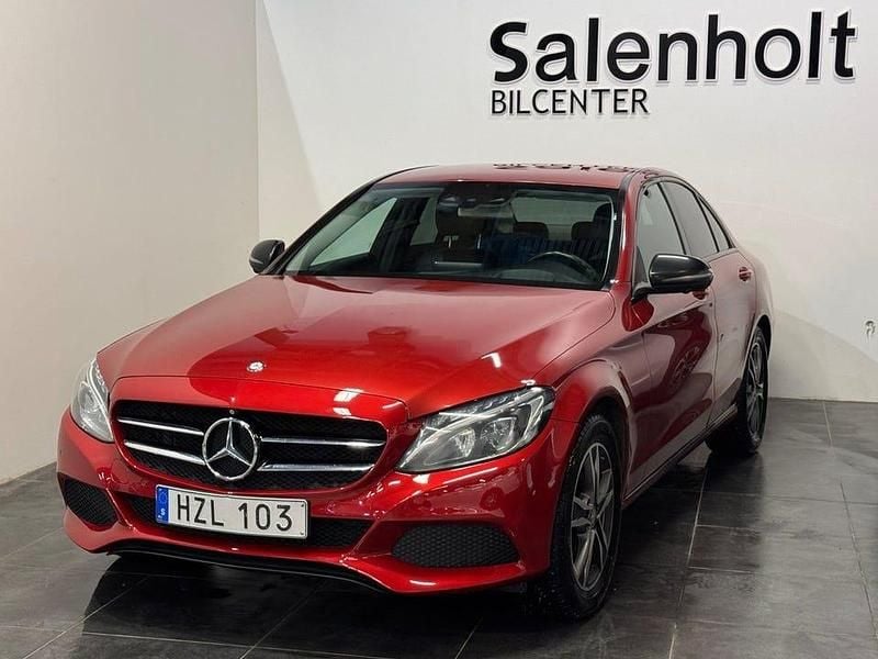 Begagnad Mercedes C220 Avantgarde 170 HK (125 kW) 2015 Röd Sedan