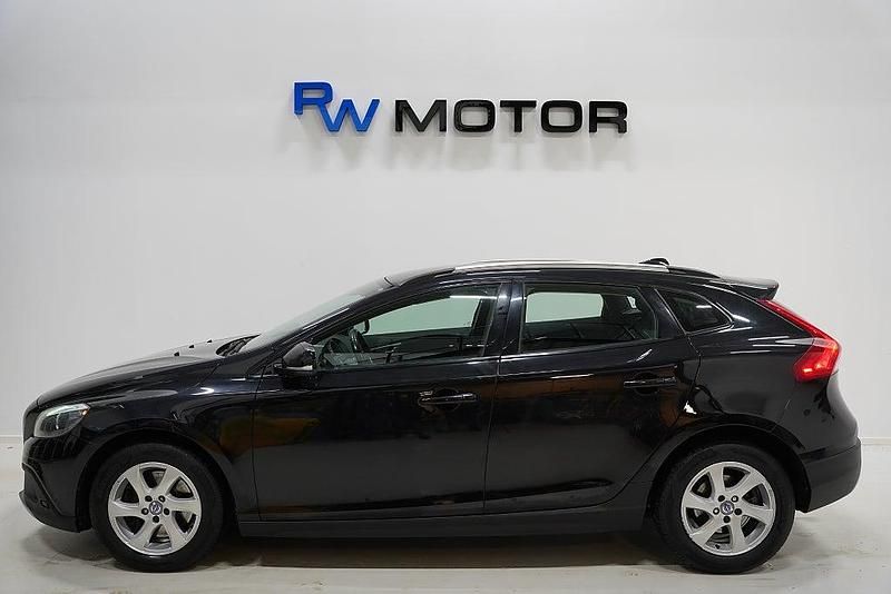 Begagnad Volvo V40 179 HK (131 kW) 2013 Svart Halvkombi