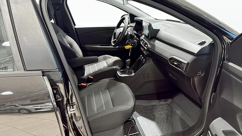 Begagnad Dacia Sandero Expression 91 HK (66 kW) 2022 Svart Halvkombi