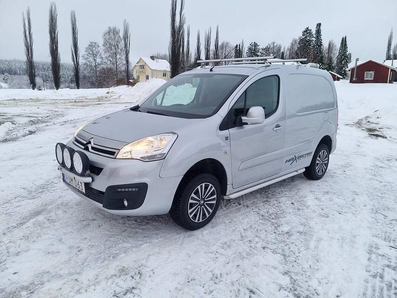 Begagnad Citroën Berlingo 99 HK (72 kW) 2015 Minibuss