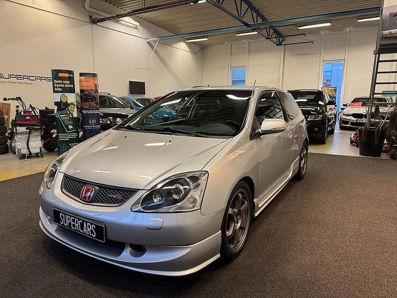 Begagnad Honda Civic Type R 200 HK (147 kW) 2004 Silver Halvkombi