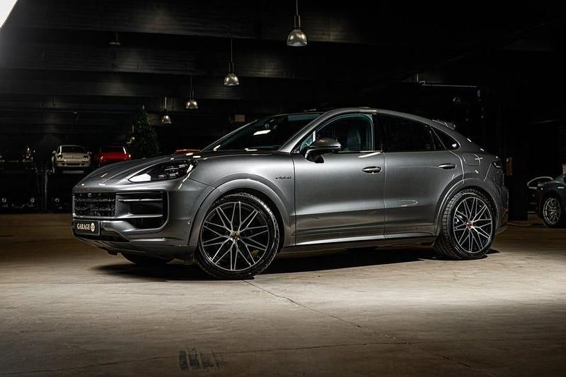 Begagnad Porsche Cayenne 471 HK (346 kW) 2025 Grå SUV