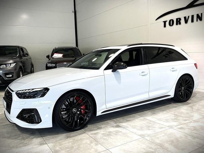 Begagnad Audi RS4 450 HK (330 kW) 2023 Vit Kombi
