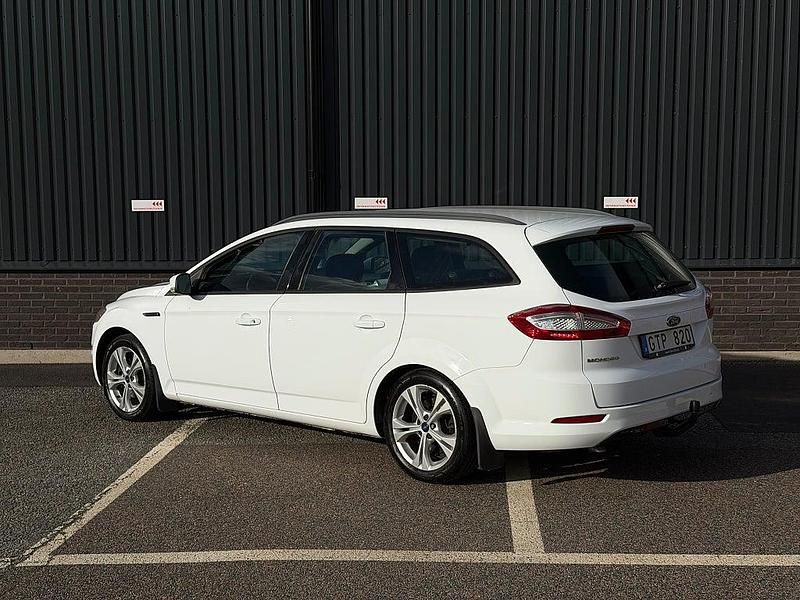 Begagnad Ford Mondeo Sport 116 HK (85 kW) 2013 Vit Kombi