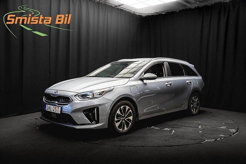 Grå Begagnad 2021 Kia Ceed Advance Kombi | 238 900 kr - Bild 1/3