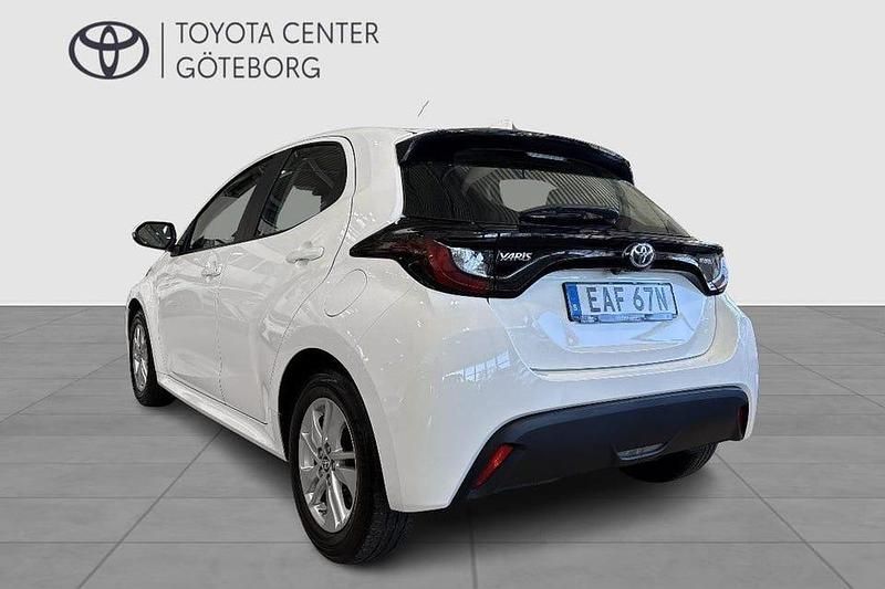 Begagnad Toyota Yaris Hybrid Active 117 HK (86 kW) 2022 Vit