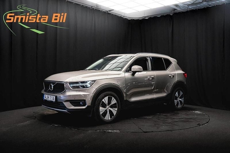 Grå Begagnad 2020 Volvo XC40 Pro SUV | 309 400 kr (Bra pris) - Bild 1/3