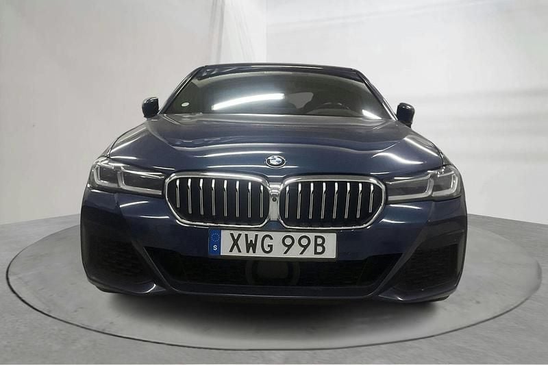Begagnad BMW 540 Shadowline 333 HK (244 kW) 2021 Blå Sedan