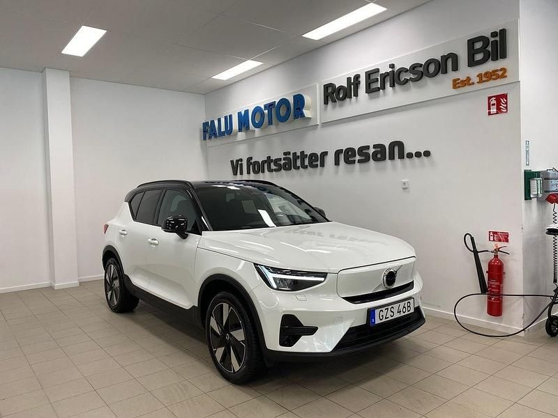 Vit Begagnad 2024 Volvo XC40 Core SUV | 419 500 kr - Bild 1/4