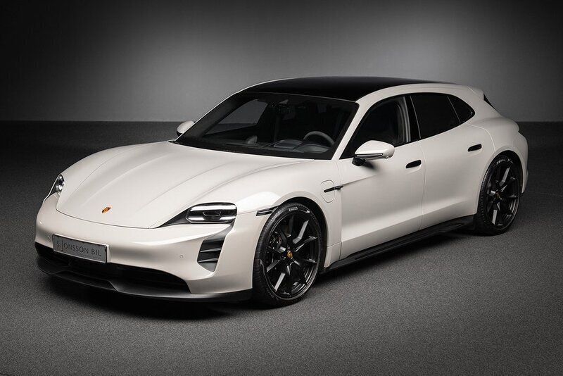 Ljusgrå Begagnad 2023 Porsche Taycan GTS Sport Turismo Sedan | 999 000 kr (Superpris) - Bild 1/4