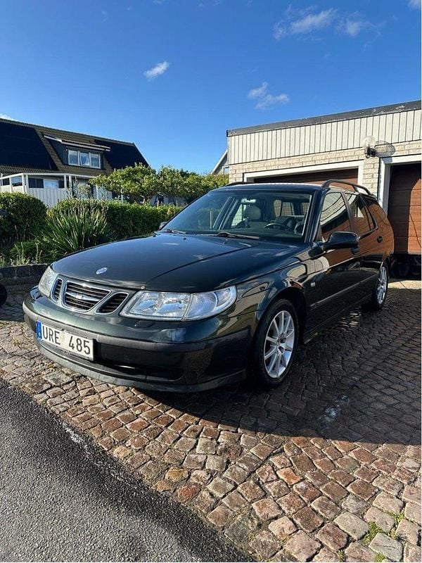 Grön Begagnad 2004 Saab 9-5 Vector Kombi | 15 000 kr (Marknadspris) - Bild 1/4