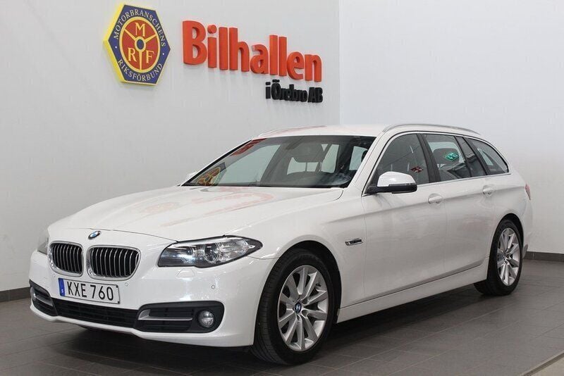 Vit Begagnad 2015 BMW 520 Sport Line Kombi | 149 000 kr (Marknadspris) - Bild 1/4