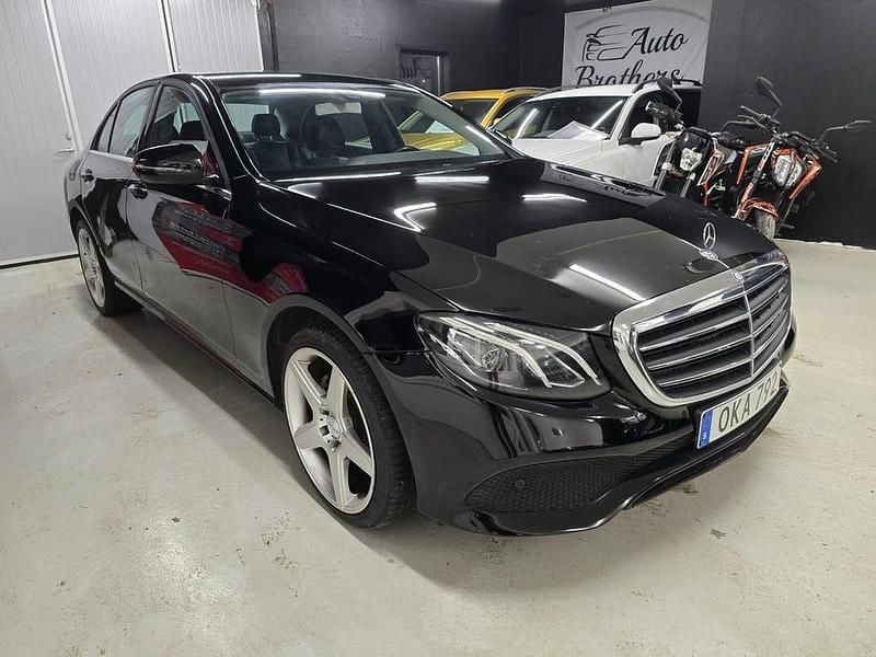 Svart Begagnad 2016 Mercedes E220 Sedan | 180 000 kr (Superpris) - Bild 1/4
