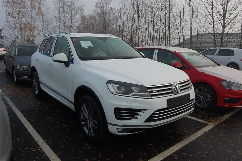 Såld Vw Touareg V6 Tdi 204 R Line Begagnad 2017 0 Mil I Västervik Begagnad Vw Touareg V6 Tdi 204 R Line Exteriör 2017
