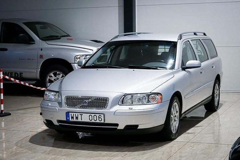 Grå Begagnad 2005 Volvo V70 Business Edition Kombi | 59 500 kr (Dyr) - Bild 1/4