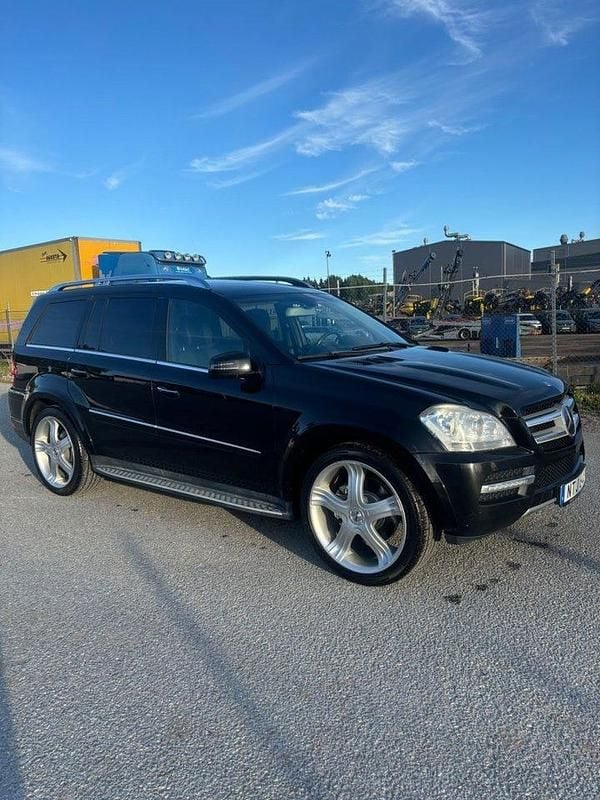 Svart Begagnad 2011 Mercedes GL450 AMG SUV | 189 900 kr - Bild 1/4