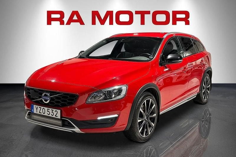 Röd Begagnad 2017 Volvo V60 CC Standard Kombi | 219 900 kr (Bra pris) - Bild 1/4