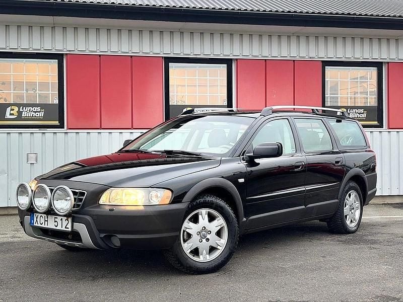 Svart Begagnad 2005 Volvo XC70 Kinetic Kombi | 39 900 kr (Marknadspris) - Bild 1/4