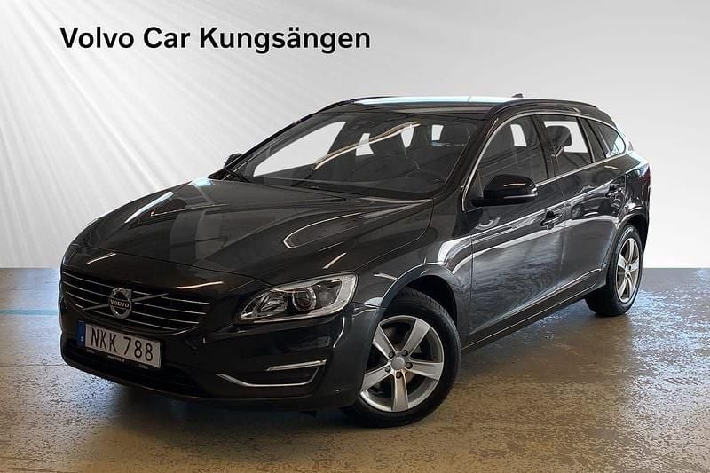 Grå Begagnad 2018 Volvo V60 Momentum Kombi | 179 900 kr (Superpris) - Bild 1/4