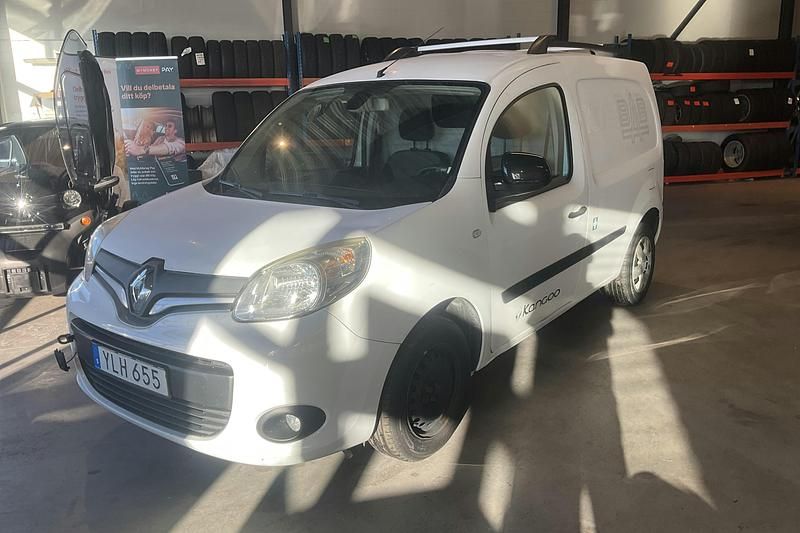 Vit Begagnad 2017 Renault Kangoo Minibuss | 38 000 kr (Superpris) - Bild 1/4
