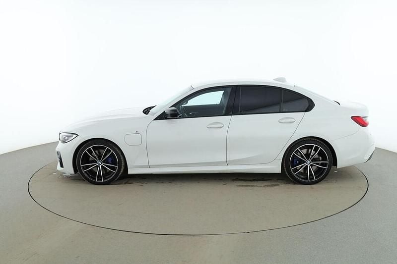 Begagnad BMW 330e M Sport 252 HK (185 kW) 2020 Vit Sedan