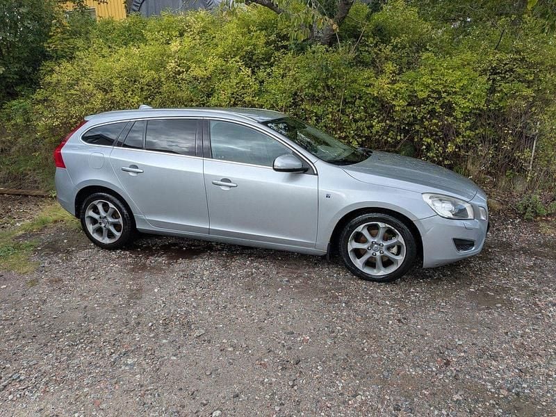 Silver Begagnad 2012 Volvo V60 Ocean Race Kombi | 30 000 kr (Superpris) - Bild 1/4