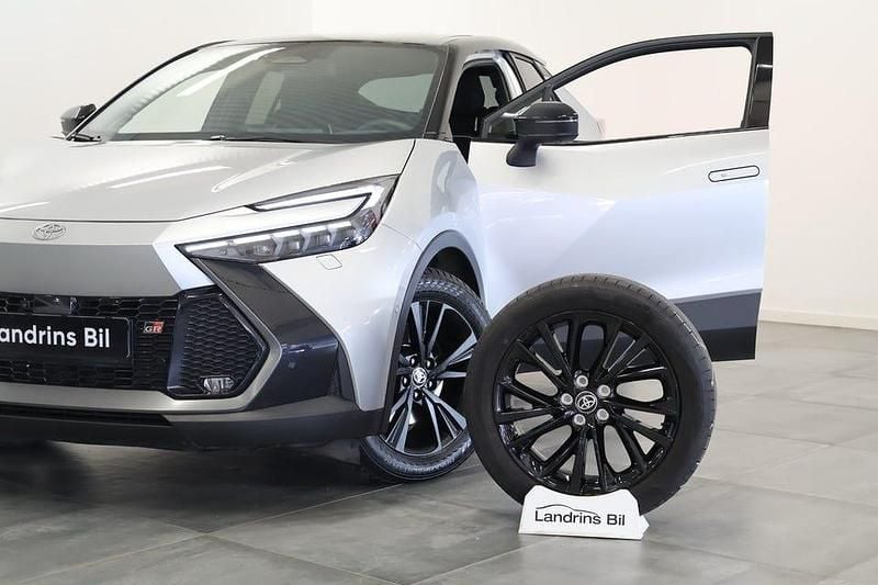 Begagnad Toyota C-HR Sport 223 HK (164 kW) 2024 Silver SUV