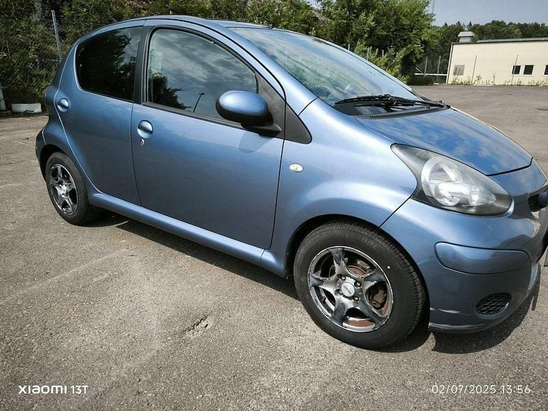 Blå Begagnad 2009 Toyota Aygo Halvkombi | 29 000 kr (Marknadspris) - Bild 1/4