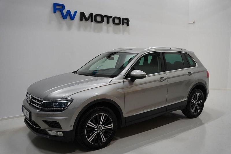 Silver Begagnad 2017 VW Tiguan SUV | 198 900 kr (Bra pris) - Bild 1/4