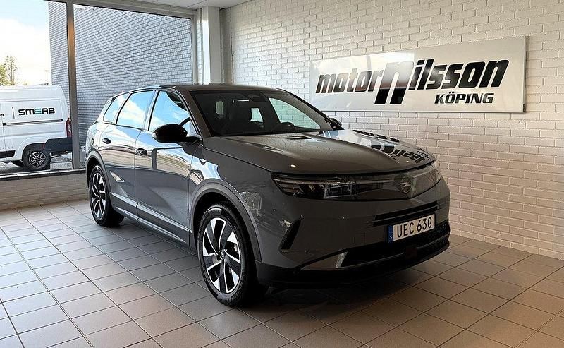 Grå Ny 2025 Opel Grandland X SUV | 429 800 kr (Marknadspris) - Bild 1/4