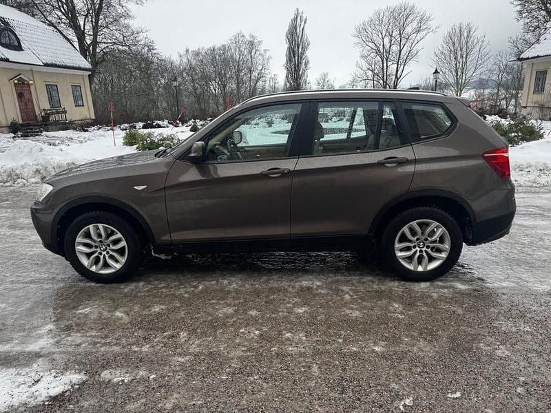 Brun Begagnad 2012 BMW X3 SUV | 109 900 kr (Marknadspris) - Bild 1/4