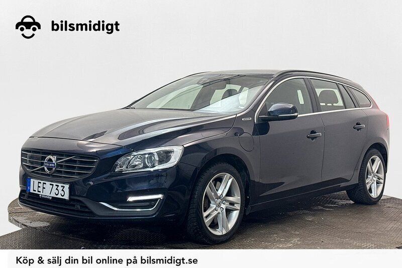 Mörkblå Begagnad 2018 Volvo V60 Momentum Kombi | 209 900 kr (Bra pris) - Bild 1/3