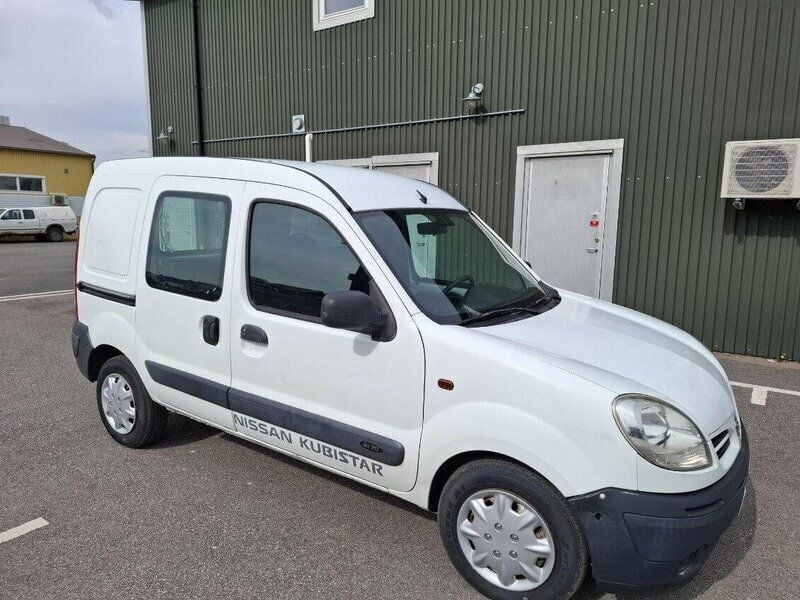 Vit Begagnad 2005 Nissan Kubistar | 19 000 kr - Bild 1/4