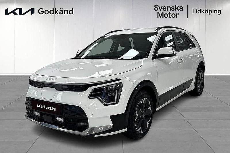 Vit Begagnad 2022 Kia e-Niro SUV | 304 200 kr (Lite dyr) - Bild 1/4
