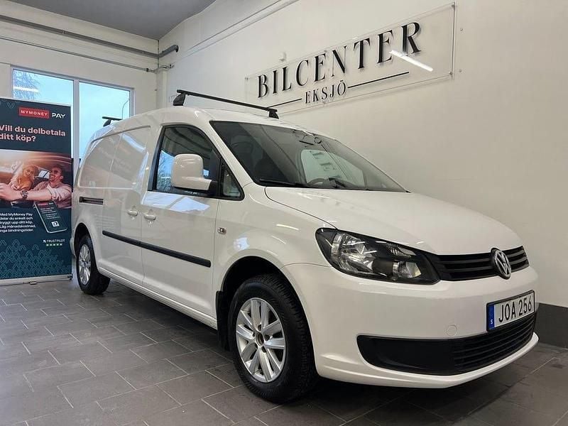 Vit Begagnad 2015 VW Caddy Maxi Minibuss | 139 000 kr (Marknadspris) - Bild 1/4
