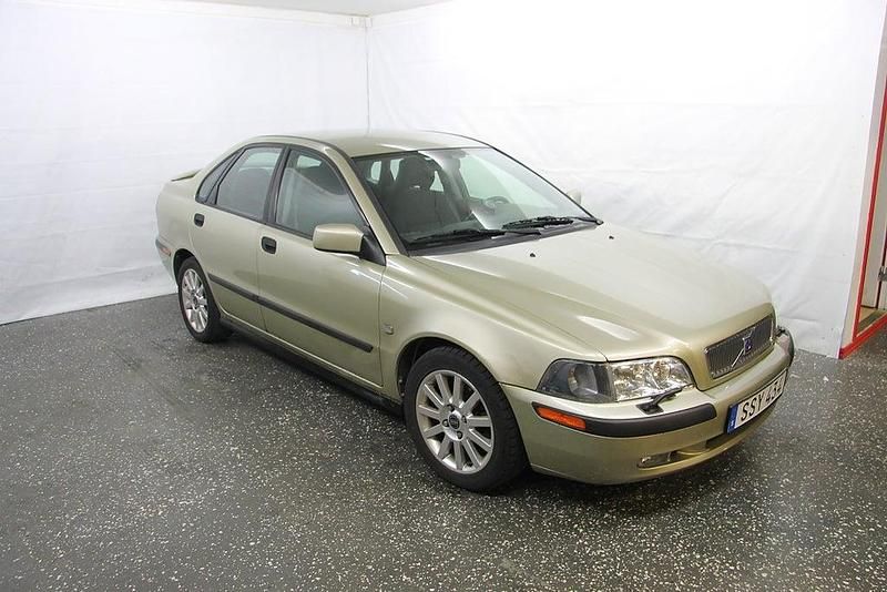 Ljusbrun (brun) Begagnad 2001 Volvo S40 Sedan | 12 900 kr (Superpris) - Bild 1/4