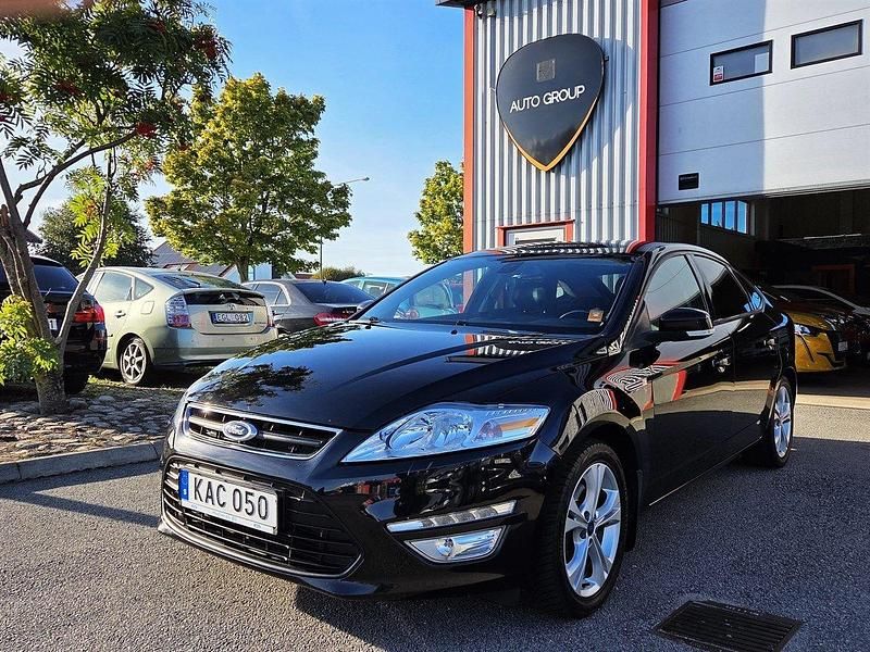 Svart Begagnad 2012 Ford Mondeo Sport Halvkombi | 84 900 kr (Marknadspris) - Bild 1/4