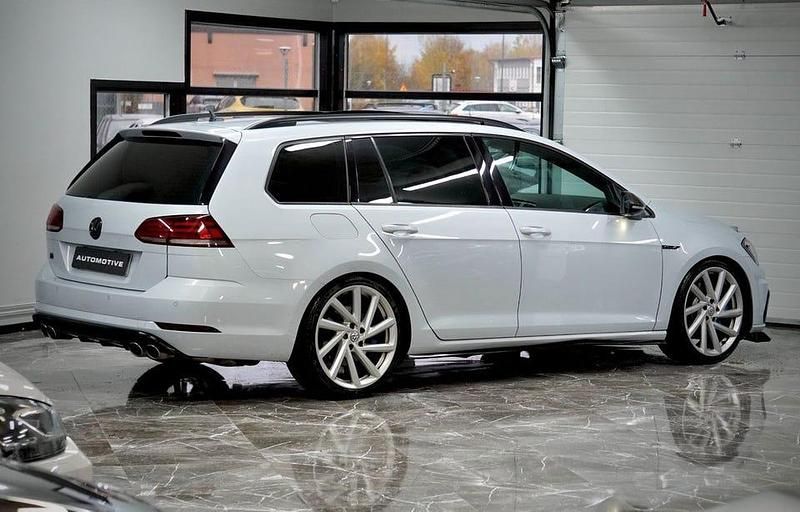 Begagnad VW Golf VII R 310 HK (228 kW) 2017 Silver Kombi