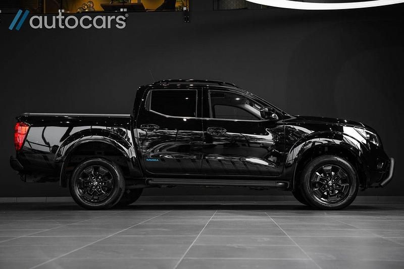Svart Begagnad 2021 Nissan Navara N-Guard Pickup | 437 500 kr (Dyr) - Bild 1/4