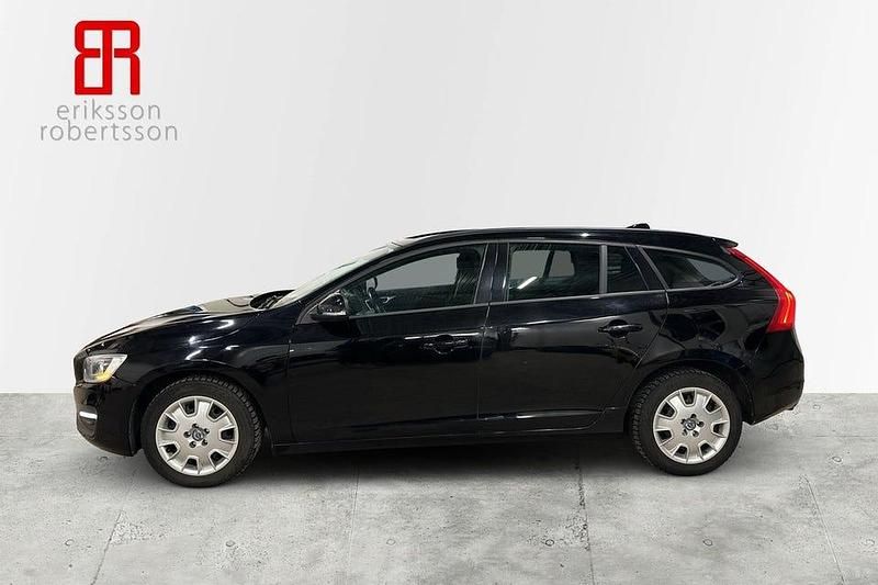 Begagnad Volvo V60 Kinetic 150 HK (110 kW) 2014 Svart Kombi