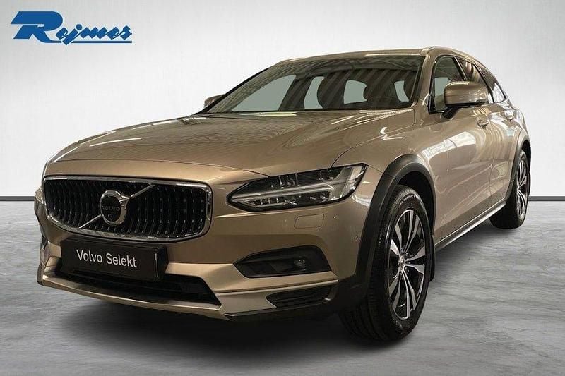 Ljusgrå Begagnad 2023 Volvo V90 CC Core Kombi | 449 900 kr (Dyr) - Bild 1/4