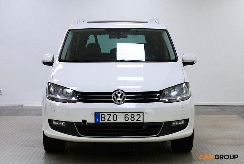 Vit Begagnad 2011 VW Sharan Minibuss | 69 900 kr (Lite dyr) - Bild 1/4