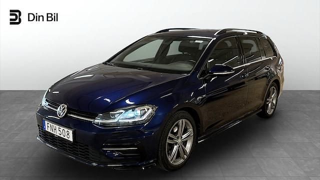 Mörkblå Begagnad 2018 VW Golf VII R-line Sedan | 209 800 kr (Marknadspris) - Bild 1/4